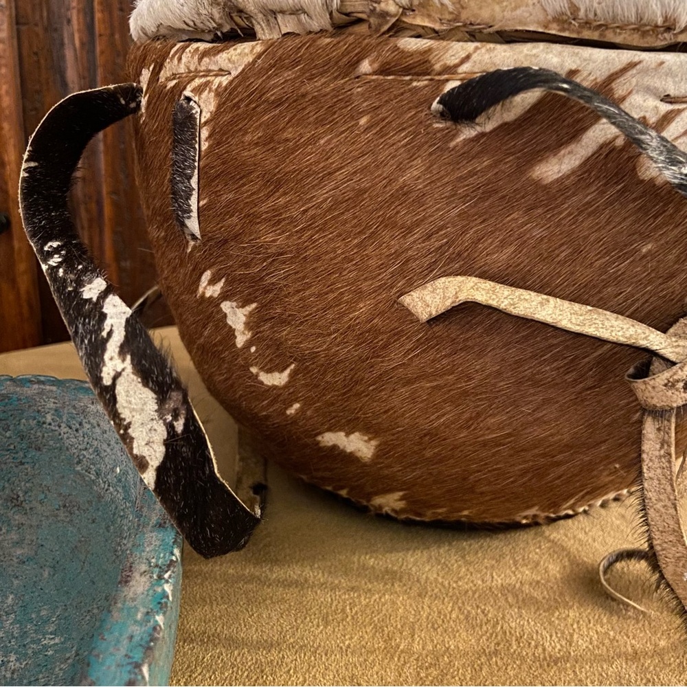 Native American Vintage Animal Hide Covered Basket, Authentic Piece - Picture 9 of 11